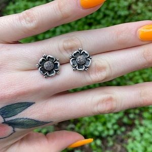 Vintage Sterling Silver Flower Earrings